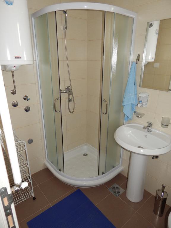 Apartments Center Kg Kragujevac Szoba fotó